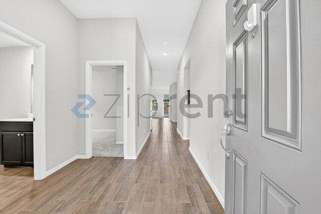 Building Photo - Unit