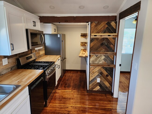 Foto del edificio - 3684 43rd St