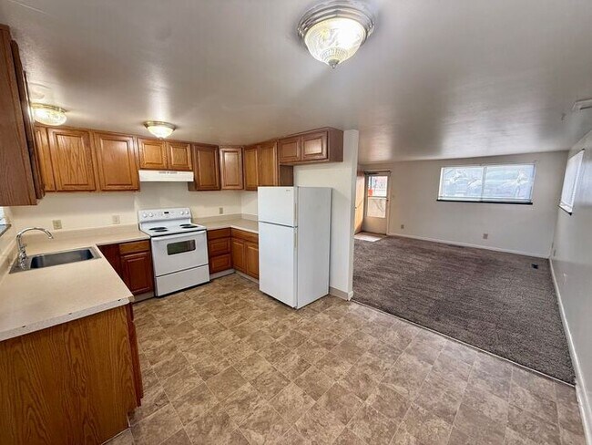 Foto del edificio - Move in specials - 1st month free. Flexible lease terms are available - 2 Bed, 1 Bath Apartment. ...