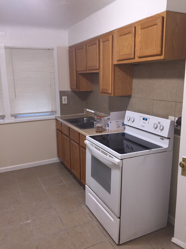 Foto del edificio - 10715 Wadsworth Ave