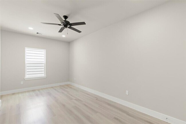 Building Photo - 3107 Shelby Cir