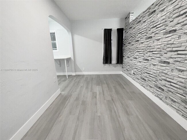 Foto del edificio - 1815 McKinley St