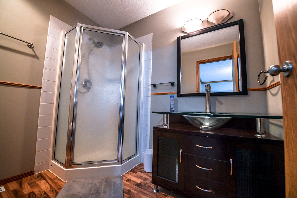 Primary Photo - 11066-11067 67 Ave
