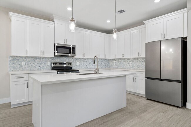 Foto del edificio - 404 Forest Hill Blvd