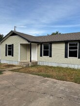 Building Photo - 808 Wilson Rd