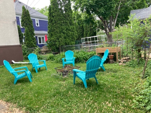 Garden - 2645 DuPont Ave S