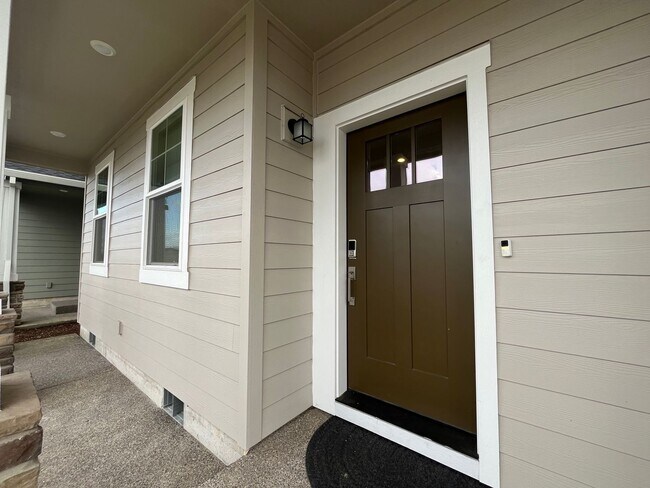 Building Photo - Discover Your Dream Home in a New North Pl...