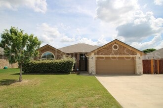 Building Photo - 702 W Orion Dr