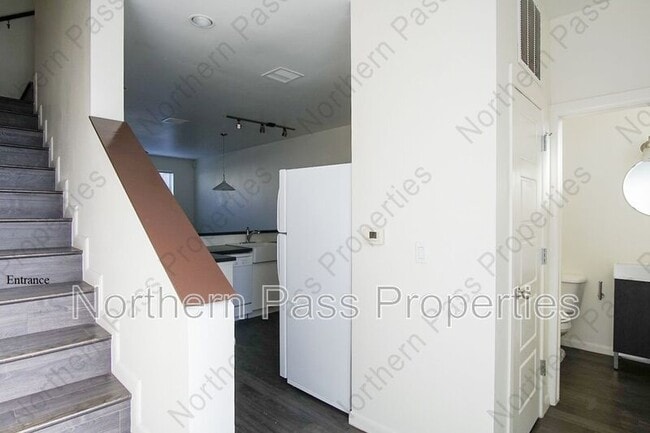 Foto del edificio - 6262 Woodrow Bean Transmountain