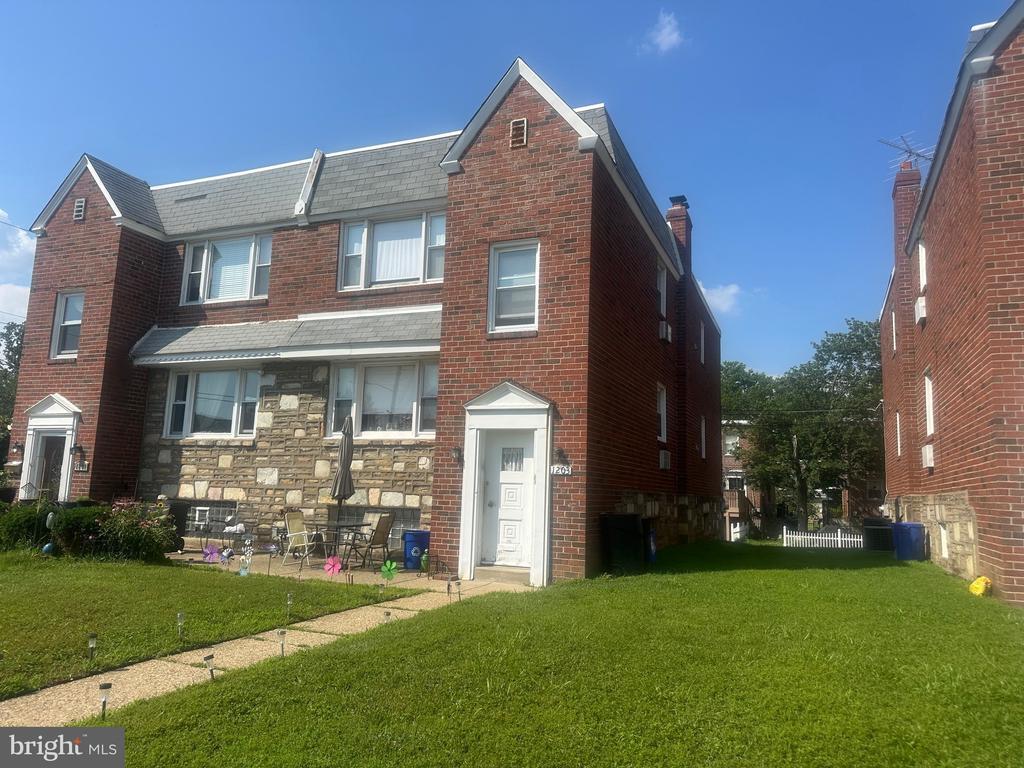 Primary Photo - 1203 Fuller St