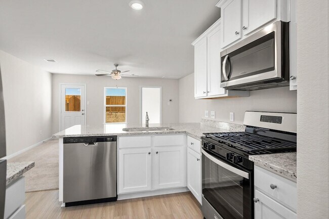 Building Photo - 10389 Sweetwater Creek Dr