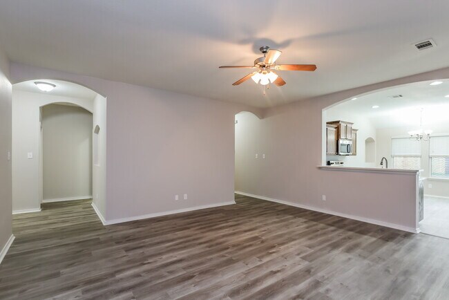 Building Photo - 258 Kennedy Dr