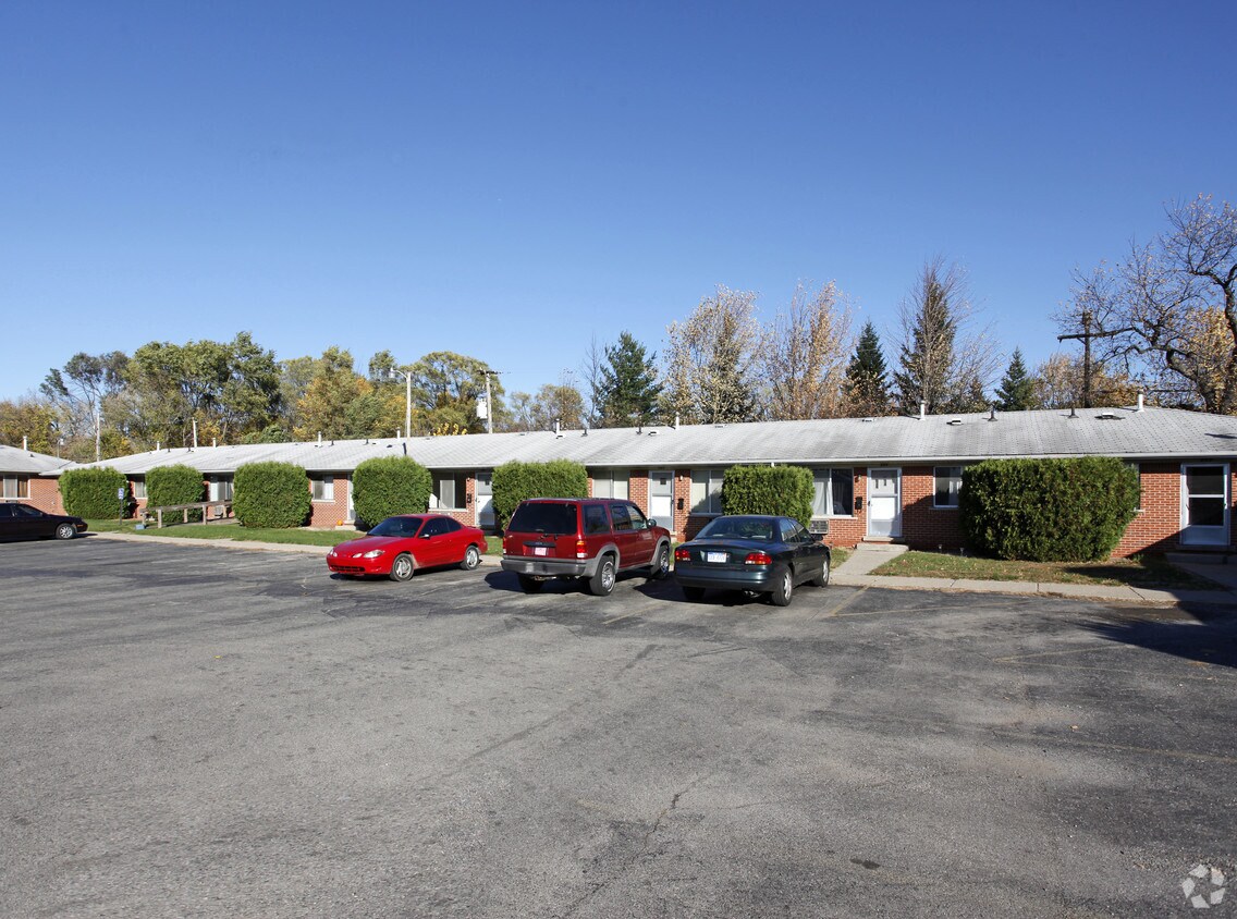 Forest Court - Forest Court Apartments