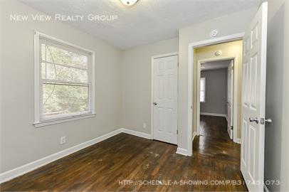 Foto del edificio - 8618 Sharonbrook Dr