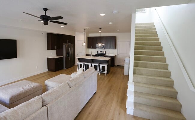 Building Photo - 2699 E Gray Birch Dr