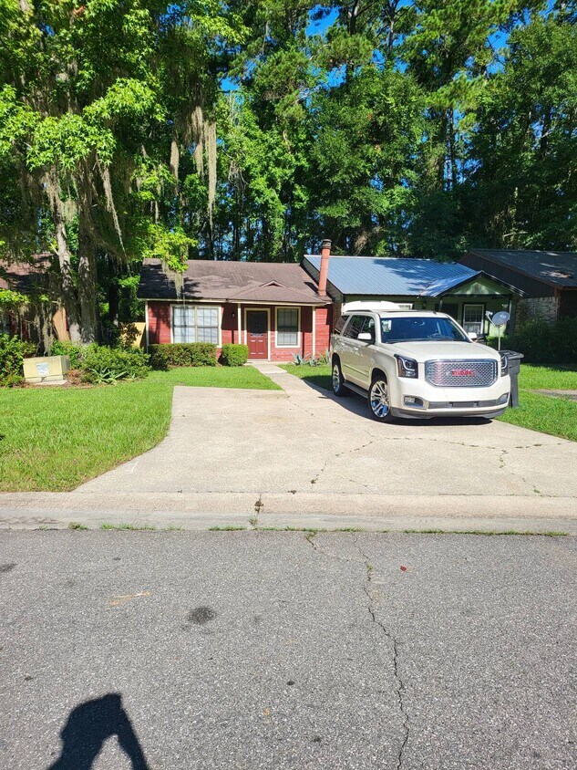Foto principal - 2818 Botany Pl