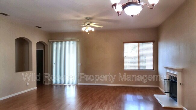 Foto del edificio - 6624 Capwell Way