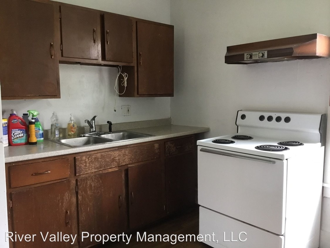 3 Nickwackett St, Rutland, VT 05701 Room for Rent in Rutland, VT