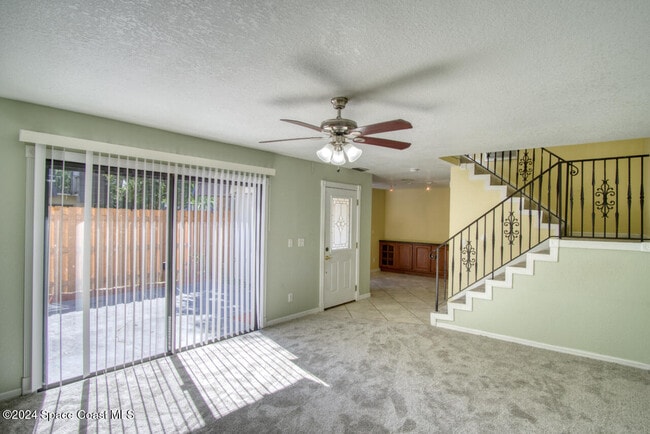 Foto del edificio - 2014 Vista Oaks Cir NE