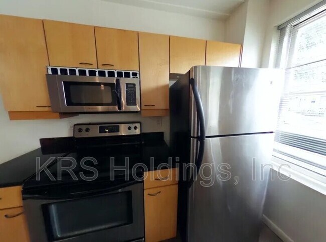 Building Photo - 1011 W Marshall St