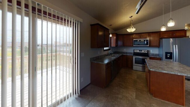 Building Photo - 340 Vernon Dr