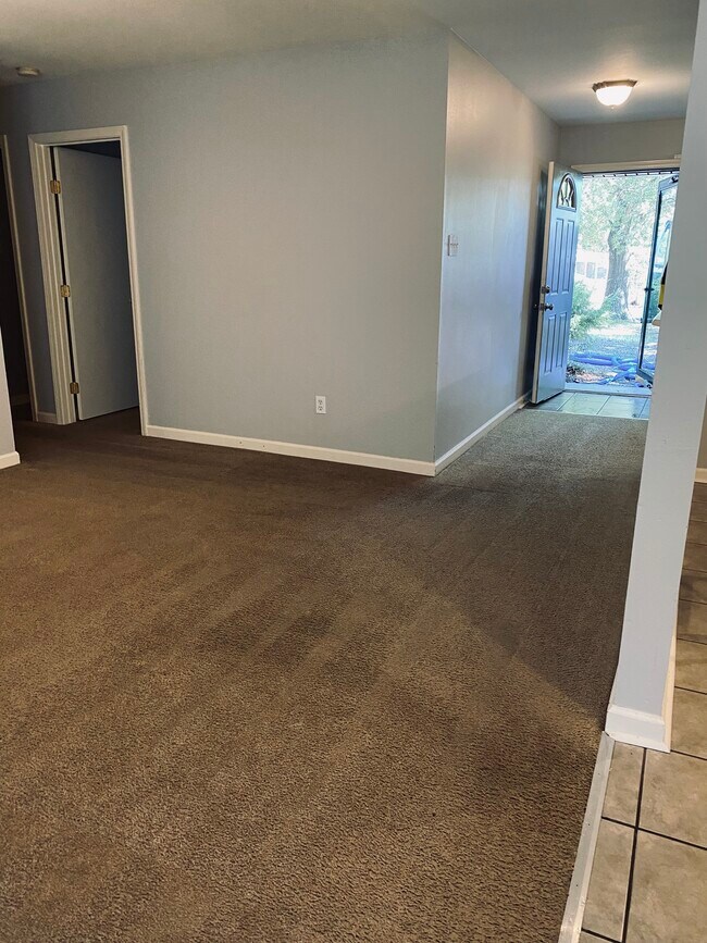 Foto del edificio - 19 Cedaridge Dr