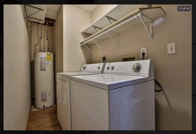 Building Photo - 6 Camelot Ct