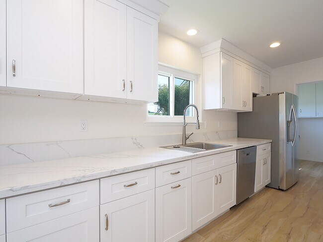 Foto del edificio - 27665 Longhill Dr