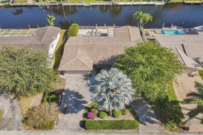 Building Photo - 5900 Northeast 14th Lane, Fort Lauderdale,...