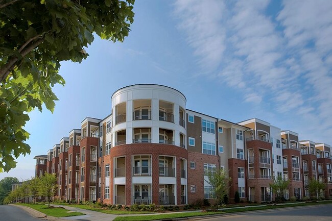 Unique architecture creates unique floor plans - Gramercy Square at Ayrsley