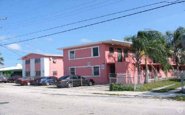Building Photo - 750 NW 70th St