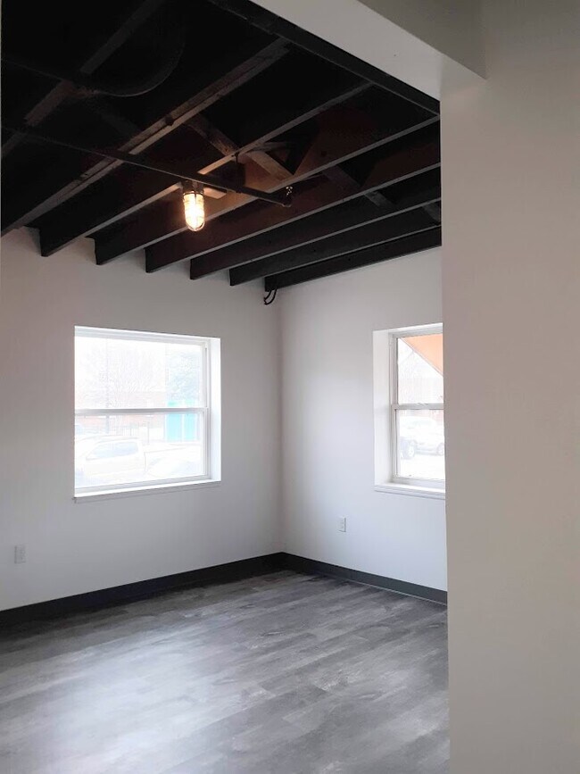 Foto del edificio - 517 E Martin Luther King Blvd