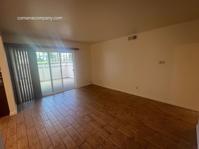 Building Photo - Beautiful 2 bedroom Condo