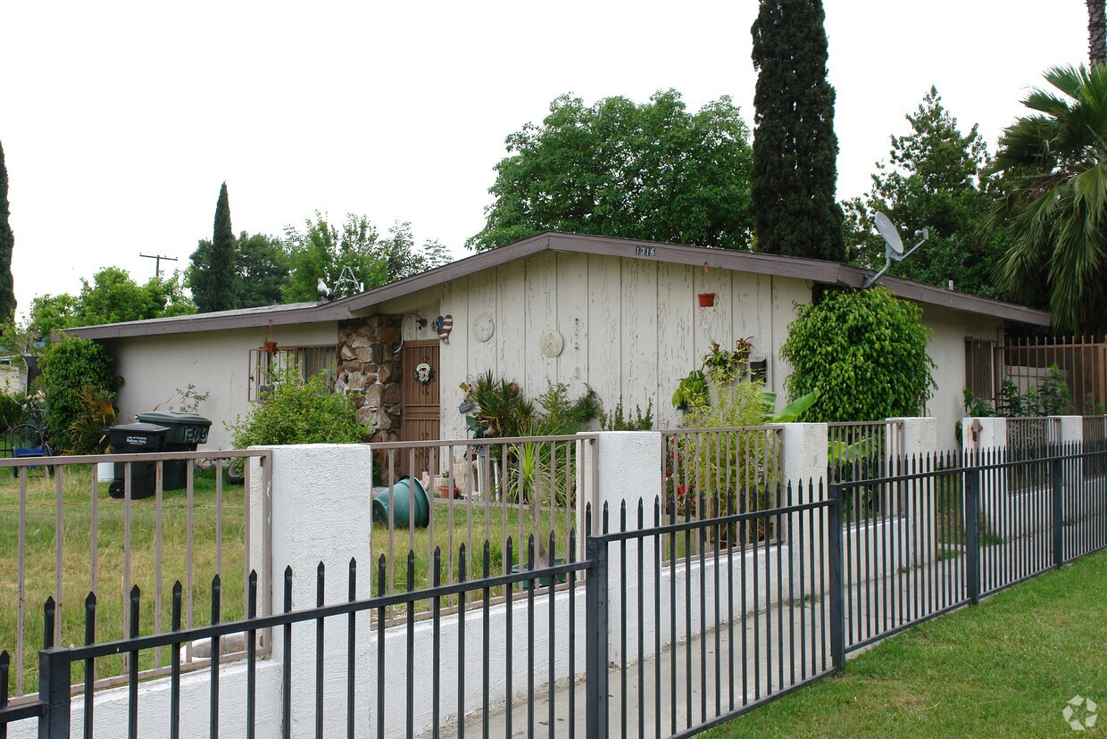 Building Photo - Parkside Apartment Homes
