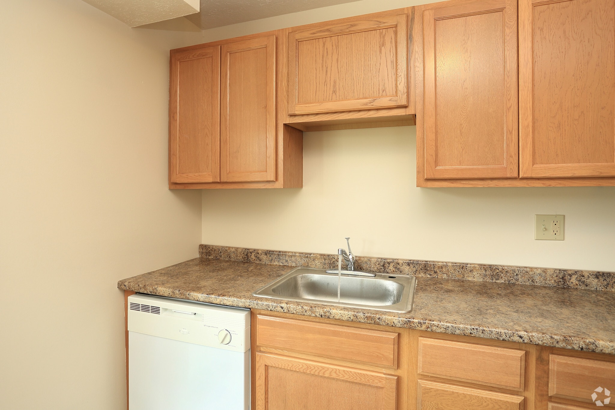 Seneca Broadview – photo 1 of 50