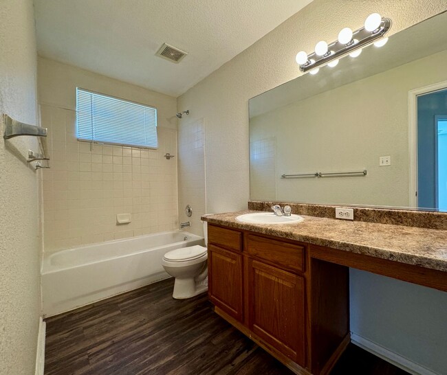 Foto del edificio - Newly updated 3 bedroom home in Commerce C...