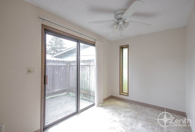 Foto del edificio - 2920 NE 86th Ave