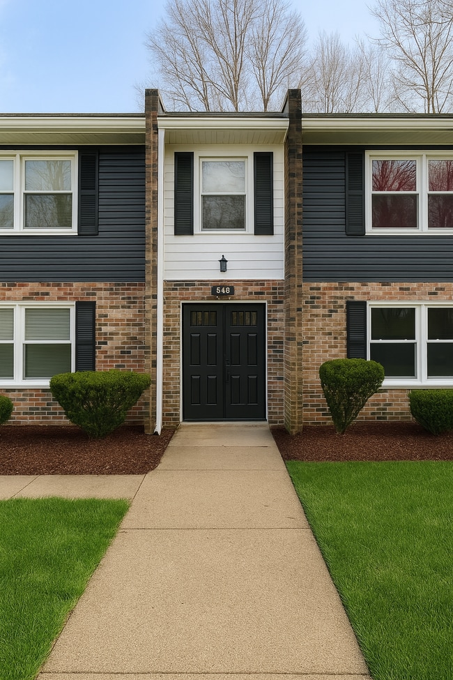 Foto del edificio - 595 Magie Ave