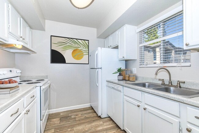 Interior Photo - Palm Desert Apartments