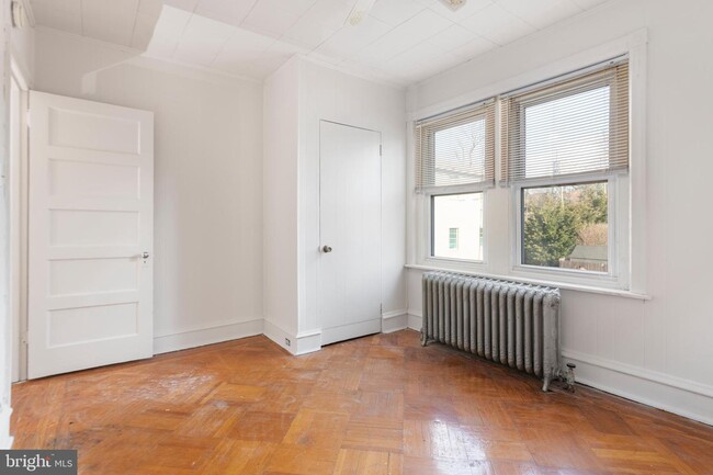 Foto del edificio - 343 W Lancaster Ave