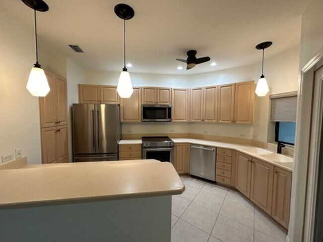 Building Photo - 2 bedroom/2 Bath Condo in Olde naples