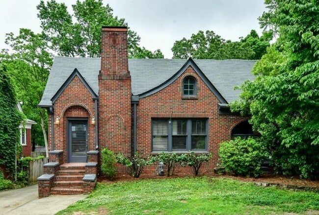 Building Photo - 866 Moreland Ave SE