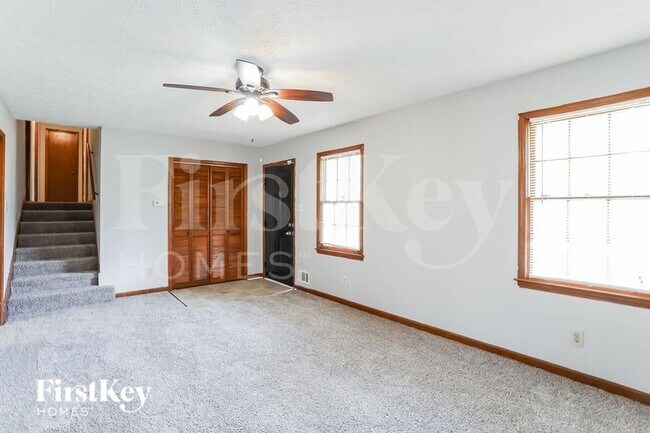 Building Photo - 240 Summerwood Ln