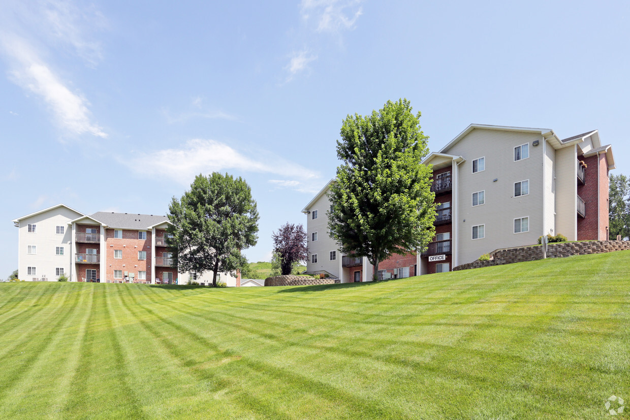 Primary Photo - Country Club Apartments