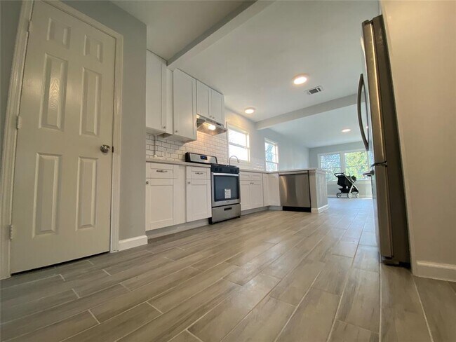 Foto del edificio - 4802 Burma Rd