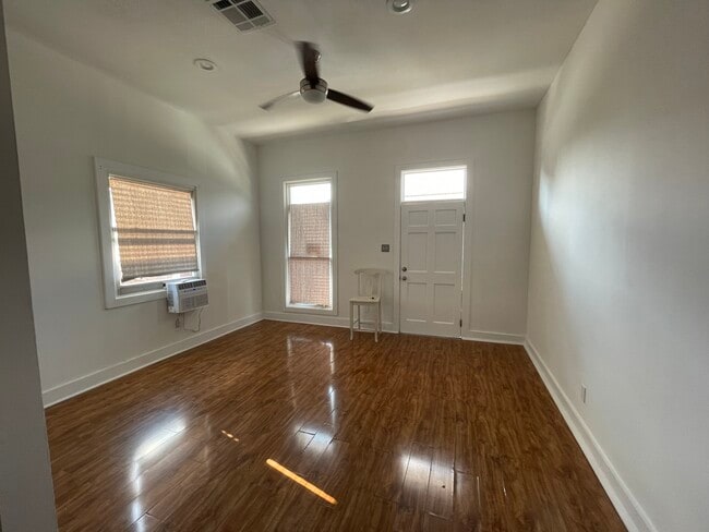 Building Photo - 4810 Annunciation St