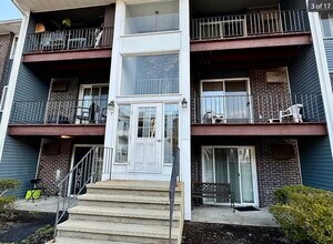 Building Photo - 7 Woodcrest Ct