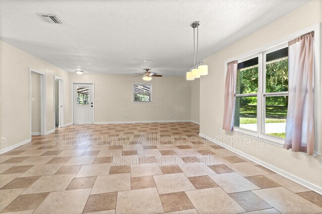 Foto del edificio - 29828 Cooper Rd