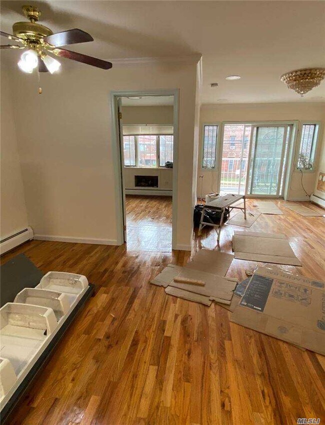 Foto del edificio - 65-16 Woodside Ave