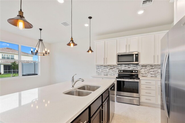 Building Photo - 1455 Silk Oak Dr